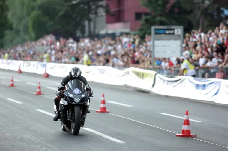 BRZI I ŽESTOKI: Novi Zagreb je podrhtavao od buke motora