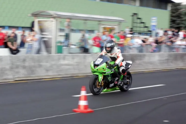 BRZI I ŽESTOKI: Novi Zagreb je podrhtavao od buke motora