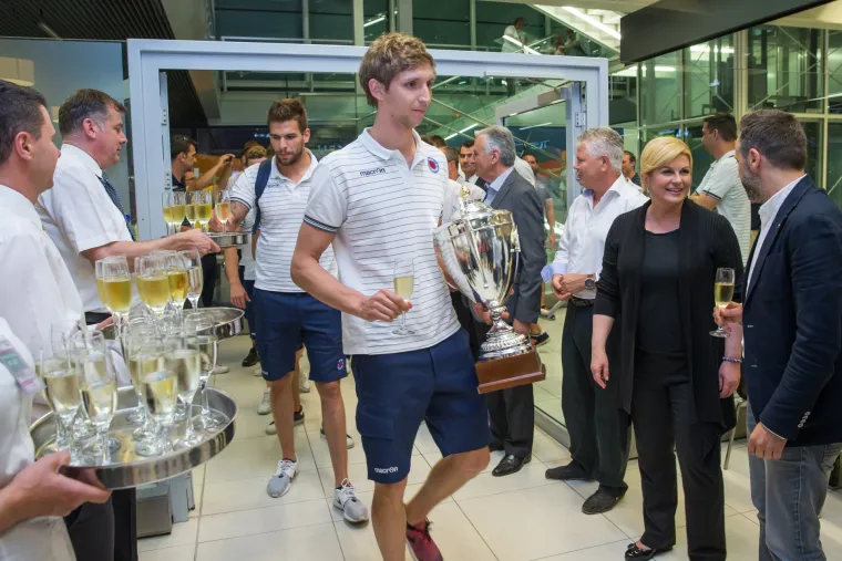 Kolinda Grabar-Kitarović dočekala vaterpoliste