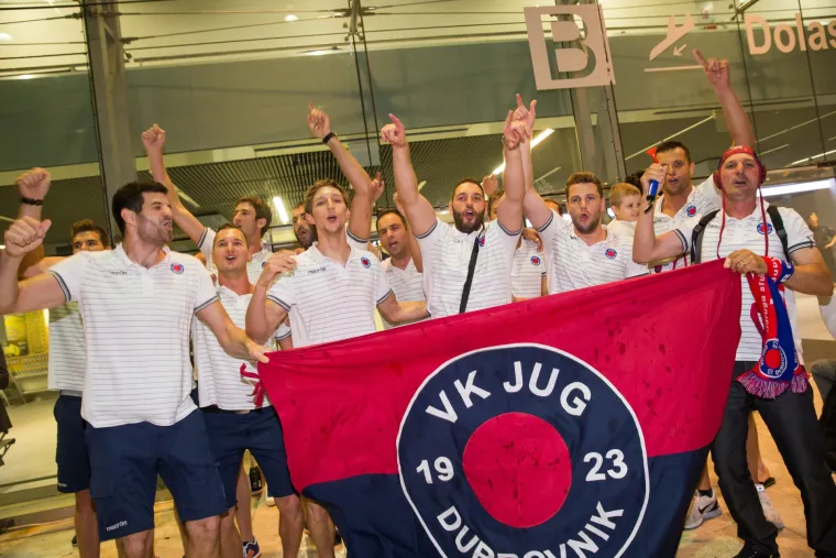 Kolinda Grabar-Kitarović dočekala vaterpoliste