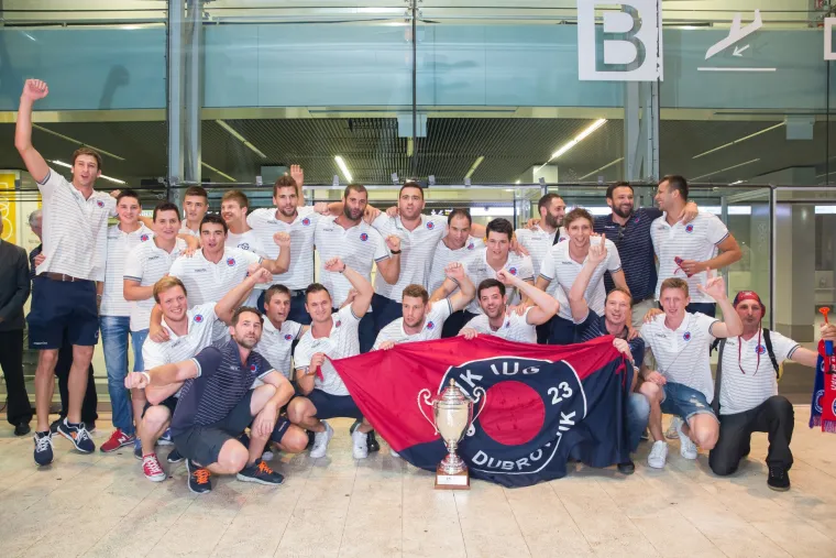 Kolinda Grabar-Kitarović dočekala vaterpoliste