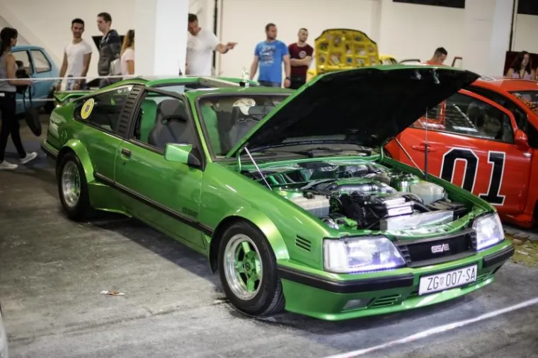 BRZE I ŽESTOKE PREKINULA KI&Scaron;A: Djevojke svejedno dobro zabavile posjetitelje