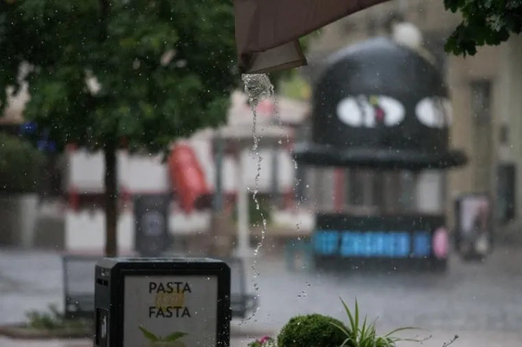 SNAŽAN PLJUSAK: Veliko nevrijeme iznenadilo građane Zagreba