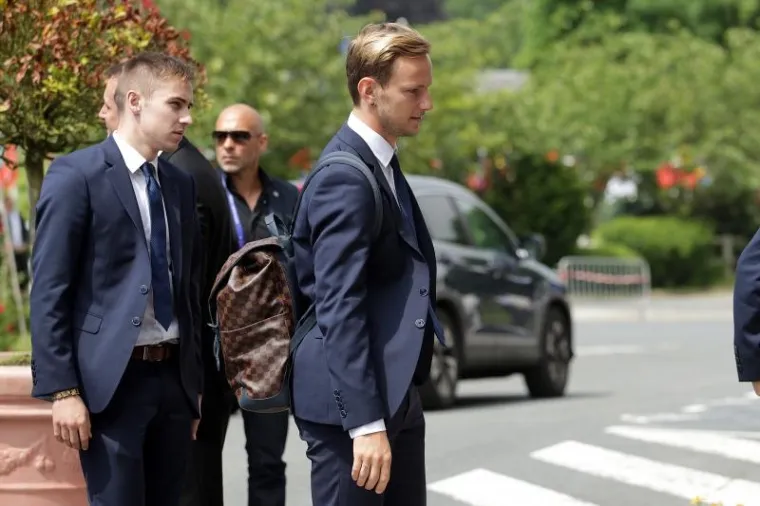 HRVATSKE ZVIJEZDE U DEAUVILLEU: Modrić i dru&scaron;tvo stigli u mondeno francusko ljetovali&scaron;te