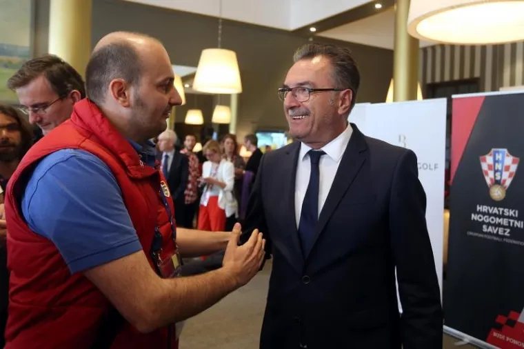 VATRENI U RAZGLEDAVANJU SVOJE BAZE: Zavirite i vi u raj hrvatske reprezentacije na Euru