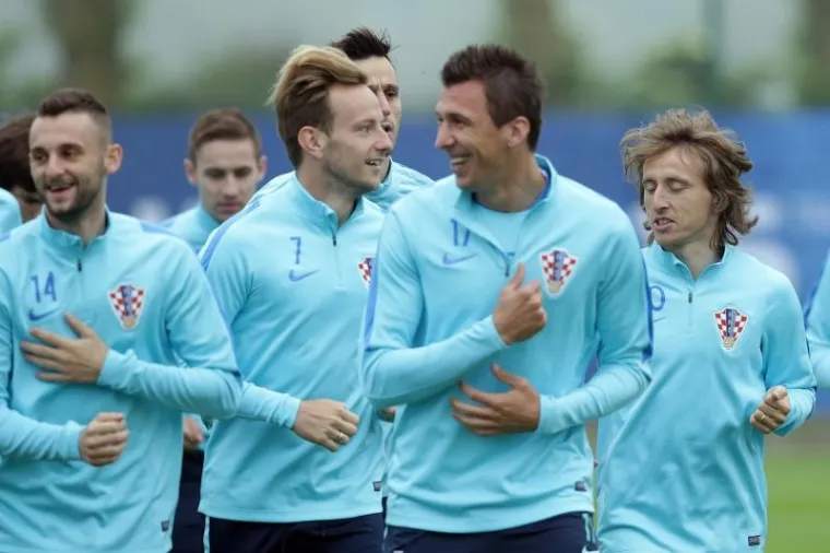 JO&Scaron; ČETIRI DANA DO PRVE UTAKMICE: Hrvatski nogometa&scaron;i uigravali taktiku za dvoboj protiv Turaka