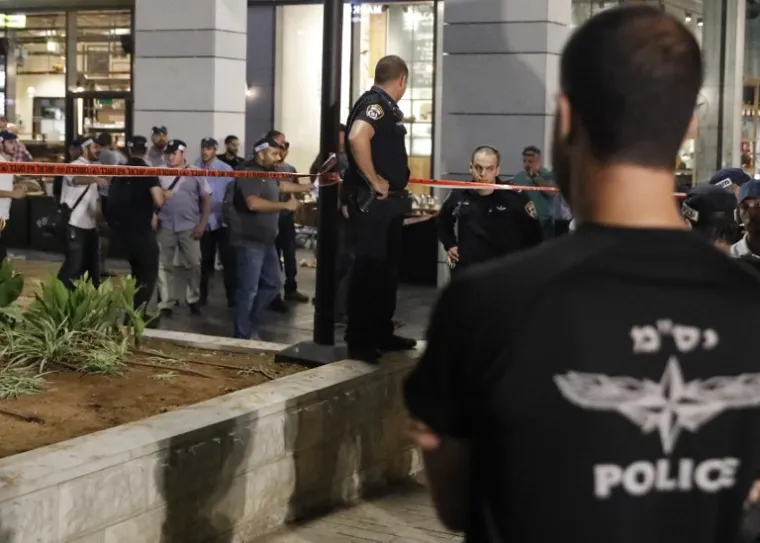 &Scaron;OKANTNI PRIZORI U TEL AVIVU: Krvavi teroristički napad u Izraelu