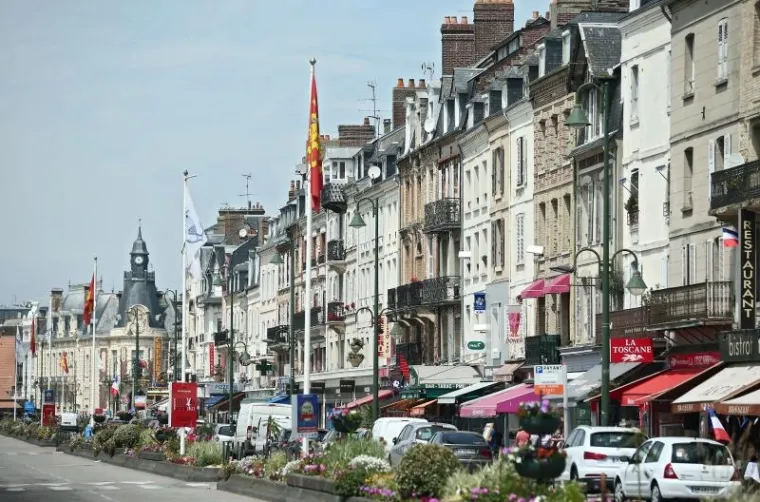 IDILA NA SJEVERU FRANCUSKE: Upoznajte biser Normandije, gradić koji je ovih dana živi uz Hrvatsku