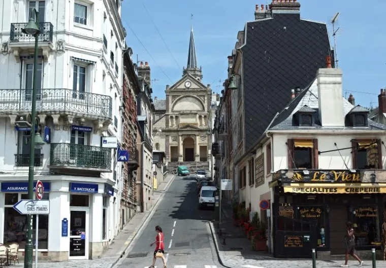 IDILA NA SJEVERU FRANCUSKE: Upoznajte biser Normandije, gradić koji je ovih dana živi uz Hrvatsku