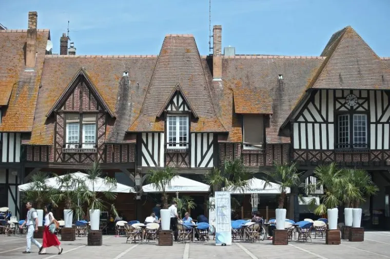 IDILA NA SJEVERU FRANCUSKE: Upoznajte biser Normandije, gradić koji je ovih dana živi uz Hrvatsku