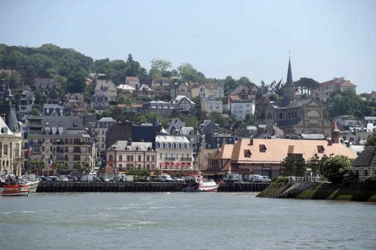 IDILA NA SJEVERU FRANCUSKE: Upoznajte biser Normandije, gradić koji je ovih dana živi uz Hrvatsku