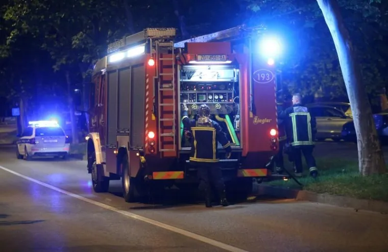 POŽAR U ZAGREBU: Pod okriljem mraka na Jarunu izgorio BMW