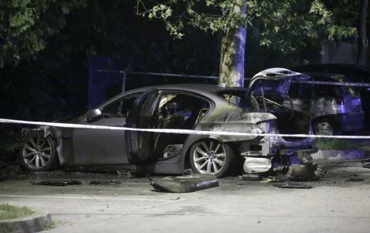 POŽAR U ZAGREBU: Pod okriljem mraka na Jarunu izgorio BMW