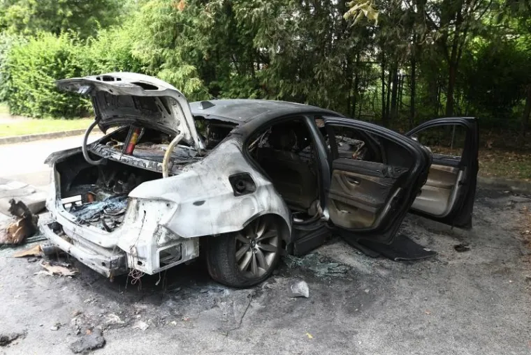 POŽAR U ZAGREBU: Pod okriljem mraka na Jarunu izgorio BMW