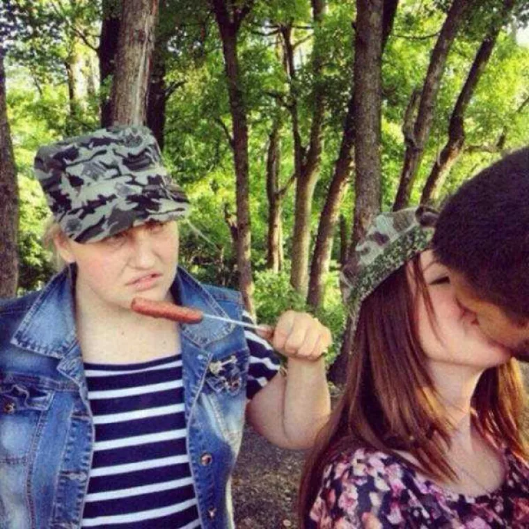 TEŠKO JE DANAS BITI SAMAC, a oni si baš i ne olakšavaju stvar svojim ponašanjem