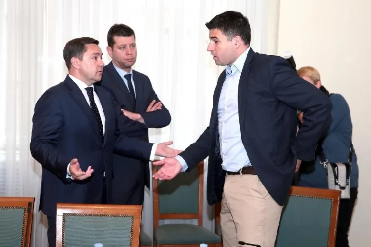 IZBILA SVAĐA ZBOG OTKAZANE SJEDNICE: Bernardić i Mikulić se prepucavali