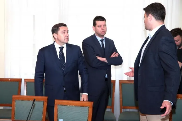 IZBILA SVAĐA ZBOG OTKAZANE SJEDNICE: Bernardić i Mikulić se prepucavali