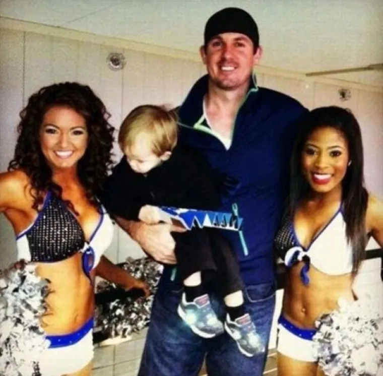 KLINCI OTKRILI GRUDI: Kamere zabilježile trenutak u kojim im se svijet zauvijek promijenio