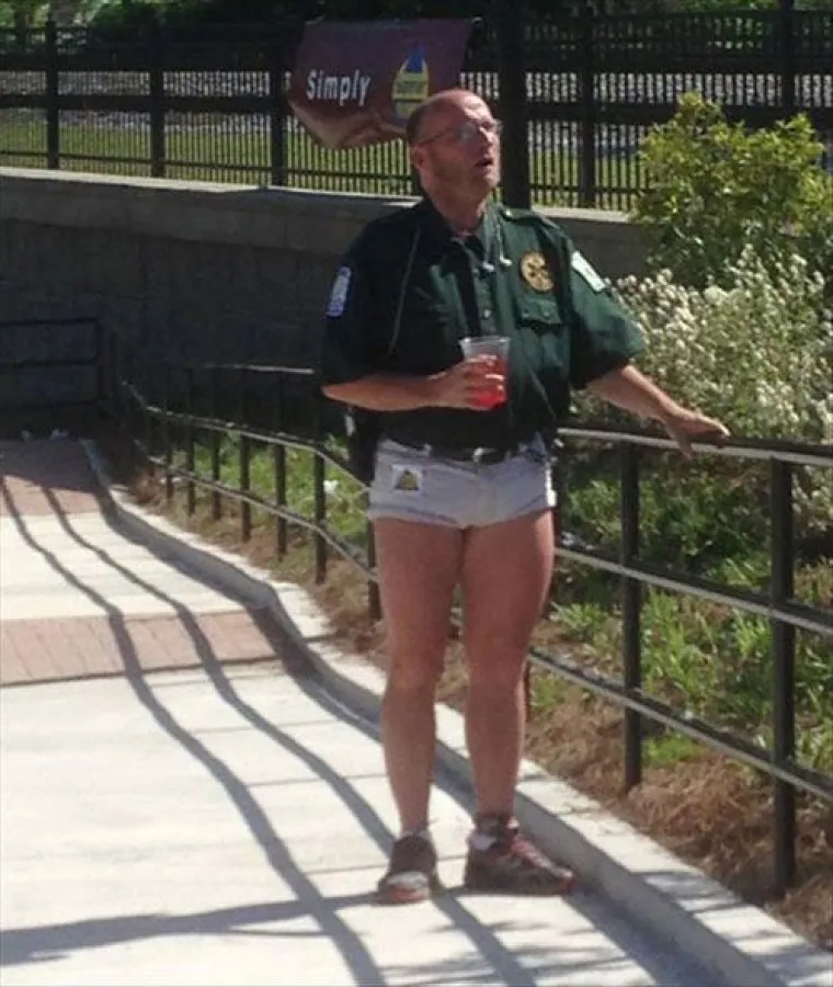 MOŽETE LI UOČITI RAZLIKU IZMEĐU VISOKE MODE I ČISTOG TRASHA? Ponekad je stvarno te&scaron;ko razlučiti