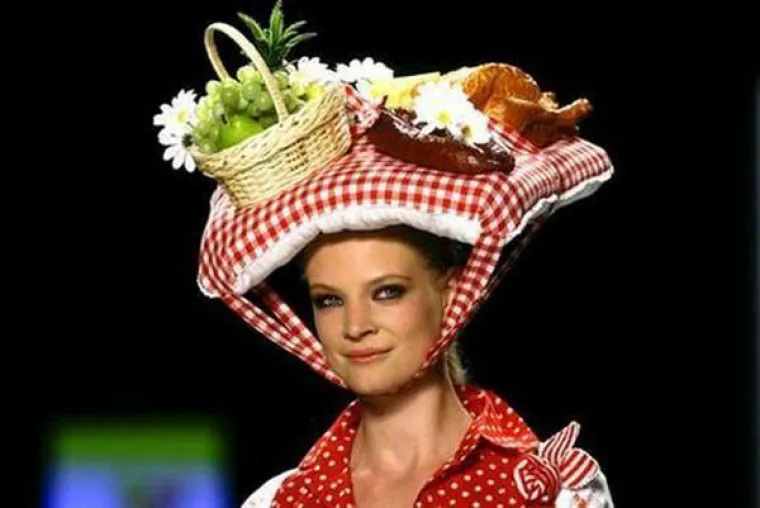 MOŽETE LI UOČITI RAZLIKU IZMEĐU VISOKE MODE I ČISTOG TRASHA? Ponekad je stvarno te&scaron;ko razlučiti