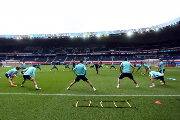 POSLJEDNJI TRENING PRIJE TURSKE: Vatreni u sjajnom raspoloženju dočekuju prvu utakmicu