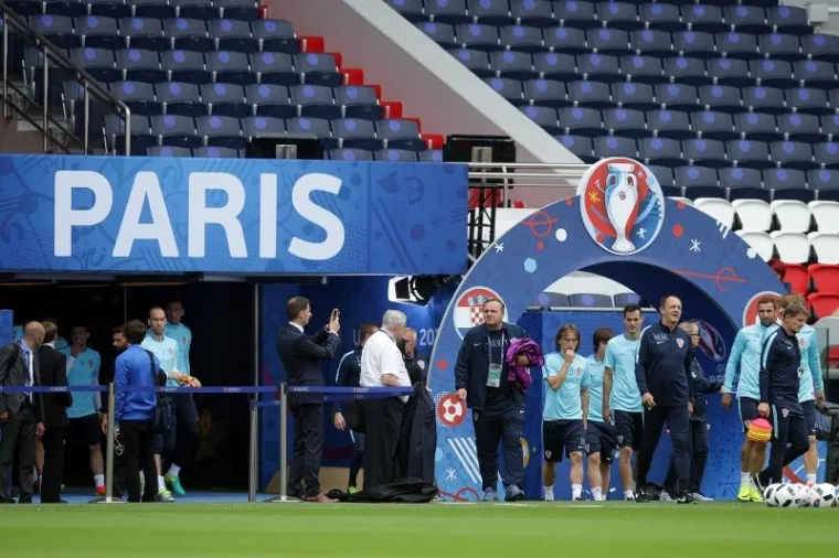 POSLJEDNJI TRENING PRIJE TURSKE: Vatreni u sjajnom raspoloženju dočekuju prvu utakmicu