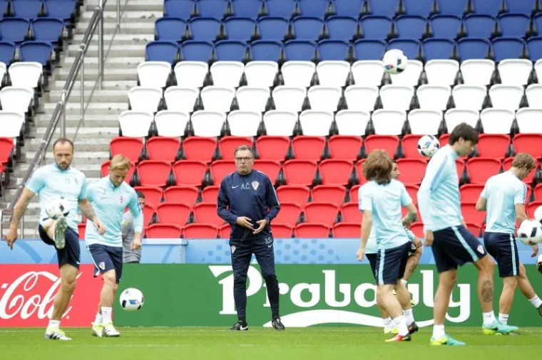 POSLJEDNJI TRENING PRIJE TURSKE: Vatreni u sjajnom raspoloženju dočekuju prvu utakmicu