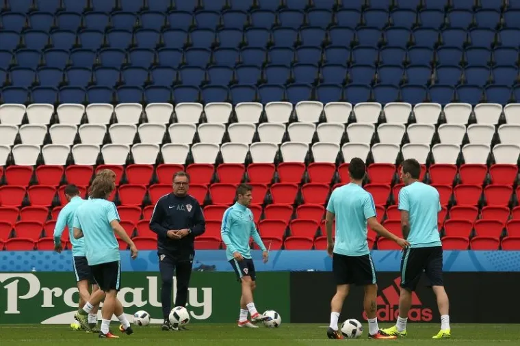 POSLJEDNJI TRENING PRIJE TURSKE: Vatreni u sjajnom raspoloženju dočekuju prvu utakmicu