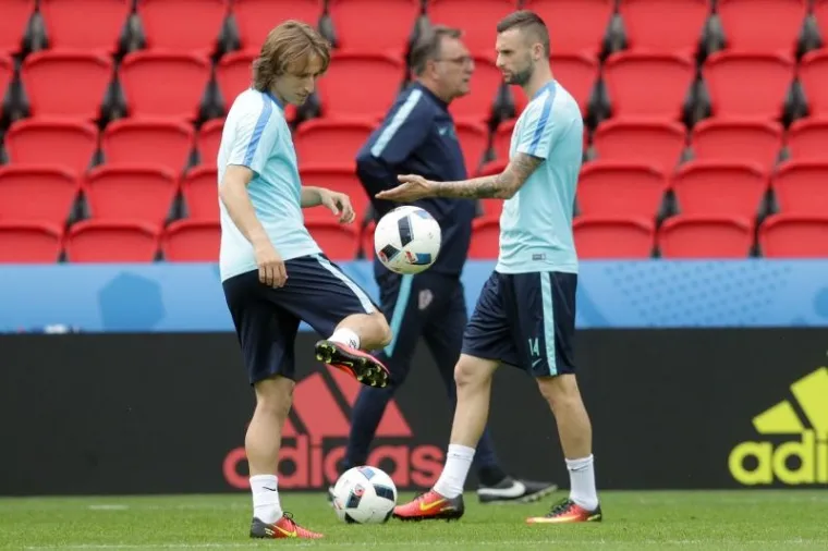 POSLJEDNJI TRENING PRIJE TURSKE: Vatreni u sjajnom raspoloženju dočekuju prvu utakmicu