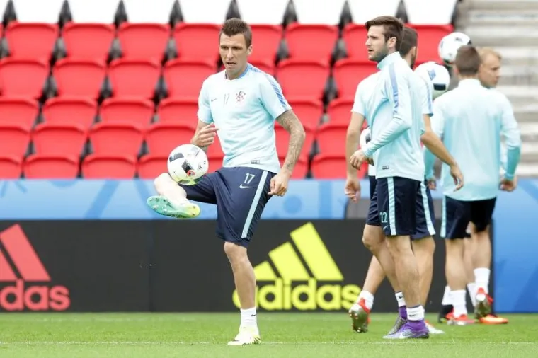 POSLJEDNJI TRENING PRIJE TURSKE: Vatreni u sjajnom raspoloženju dočekuju prvu utakmicu