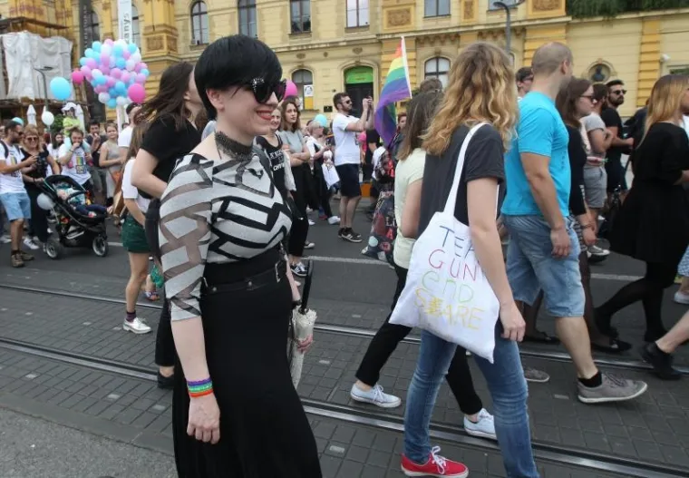 Mirela Holy