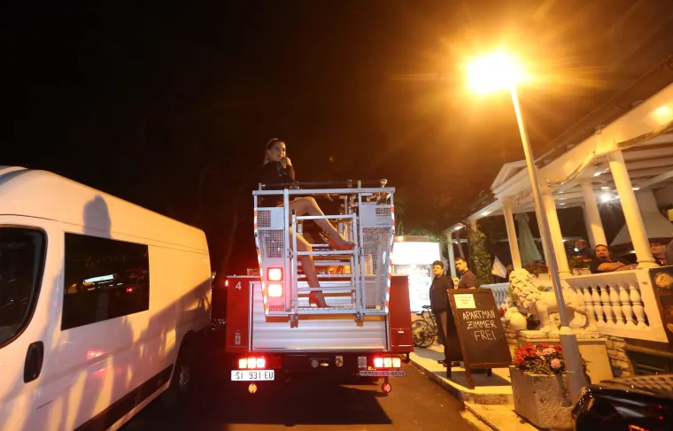 Nives Celzijus se pojavila u tako vrućoj kombinaciji da su morali 'intervenirati' i vatrogasci