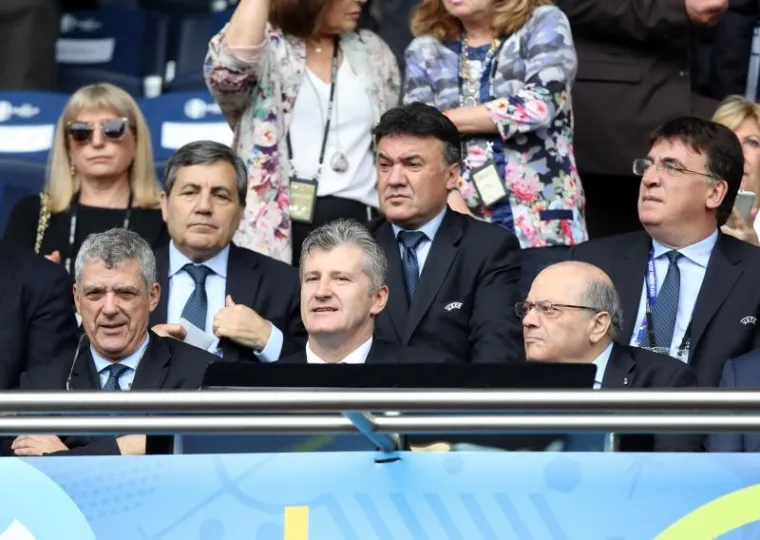 UGLEDNICI NA PARKU PRINČEVA: Janica Kostelić i slavni Collina pratili Vatrene