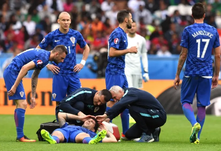 RAZBIJENI ĆORLUKA: Ni krvava glava nije zaustavila hrvatskog stopera