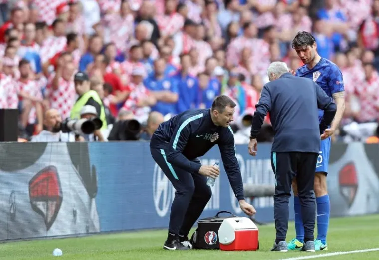 RAZBIJENI ĆORLUKA: Ni krvava glava nije zaustavila hrvatskog stopera