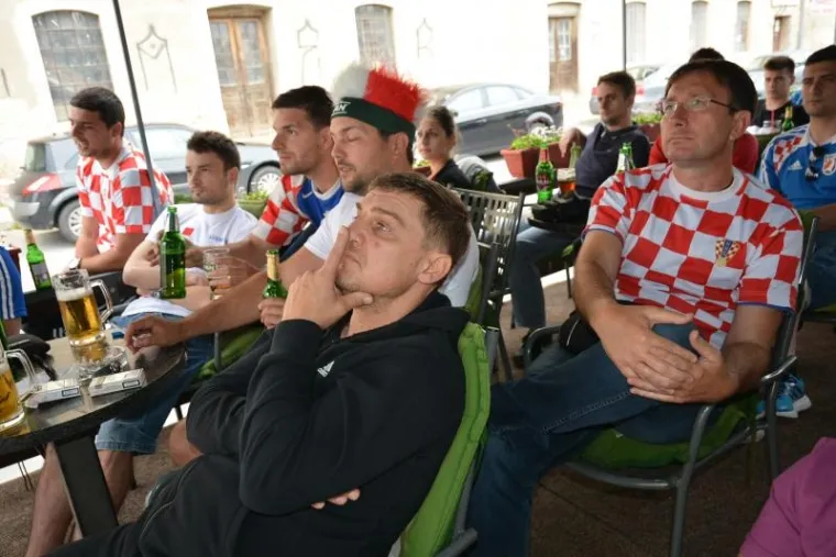 TISUĆE NA ULICAMA GRADOVA PRATILO HRVATSKU: Pogledajte kako je izgledala amtosfera na ulicama