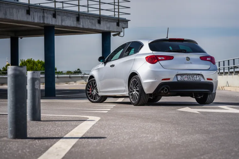 ZAVIRITE U NJU: Alfa Romeo Giulietta i dalje plijeni poglede prolaznika