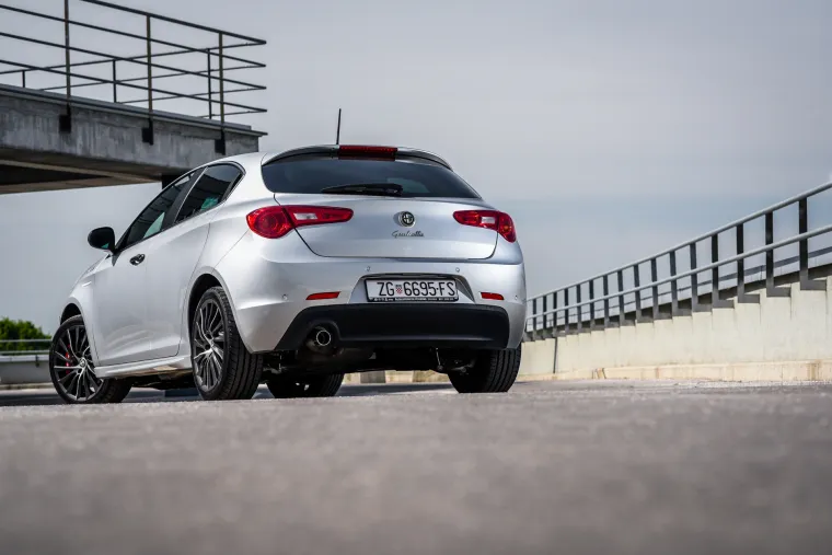 ZAVIRITE U NJU: Alfa Romeo Giulietta i dalje plijeni poglede prolaznika