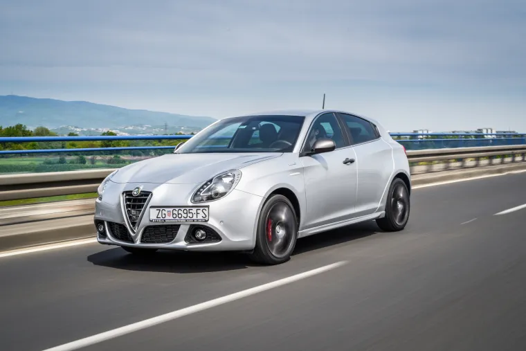 ZAVIRITE U NJU: Alfa Romeo Giulietta i dalje plijeni poglede prolaznika