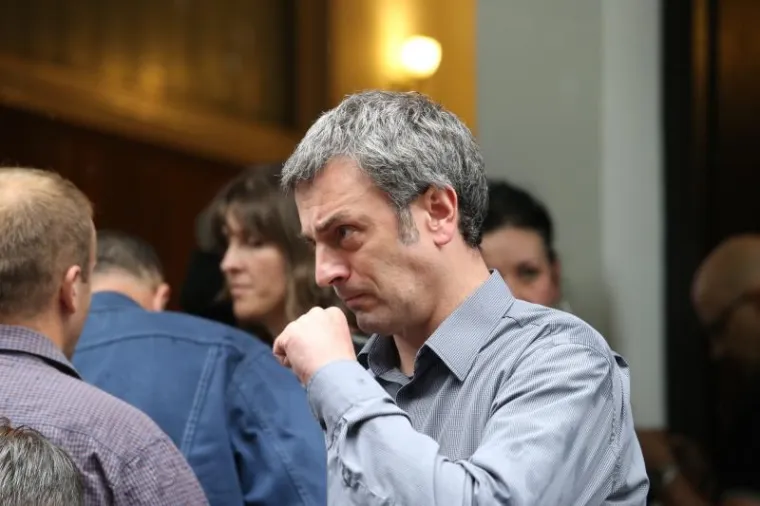 Ogromno mno&scaron;tvo ljudi ispratilo oca shrvanog kapetana Vatrenih