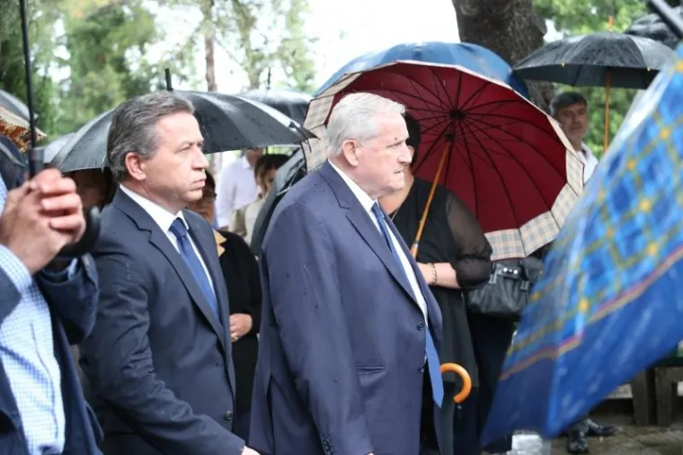 Ogromno mno&scaron;tvo ljudi ispratilo oca shrvanog kapetana Vatrenih