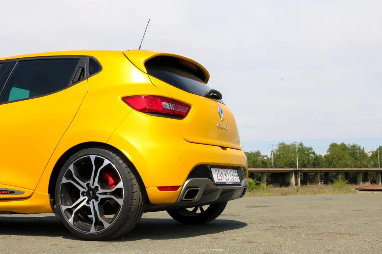 ŽUTA ZVIJER: Renault Clio RS Trophy već na prvi pogled otkriva da je najjači od svoje braće