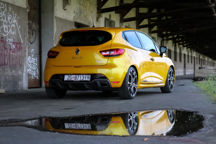 ŽUTA ZVIJER: Renault Clio RS Trophy već na prvi pogled otkriva da je najjači od svoje braće