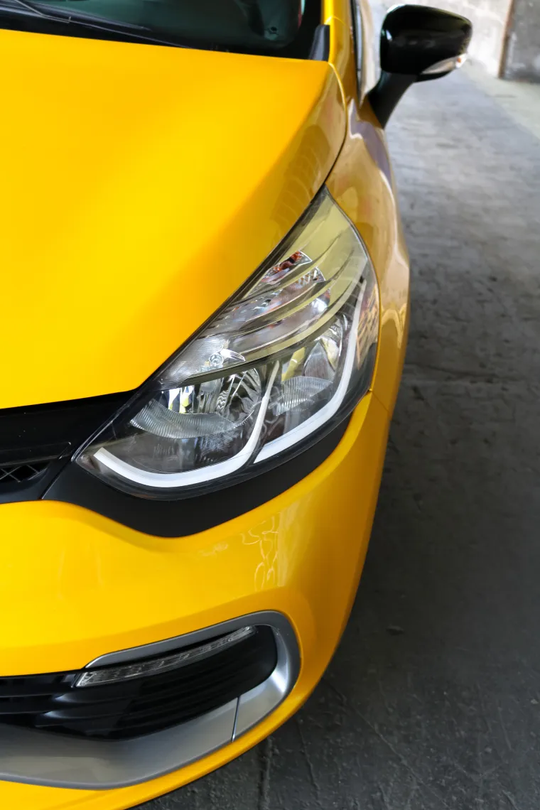 ŽUTA ZVIJER: Renault Clio RS Trophy već na prvi pogled otkriva da je najjači od svoje braće