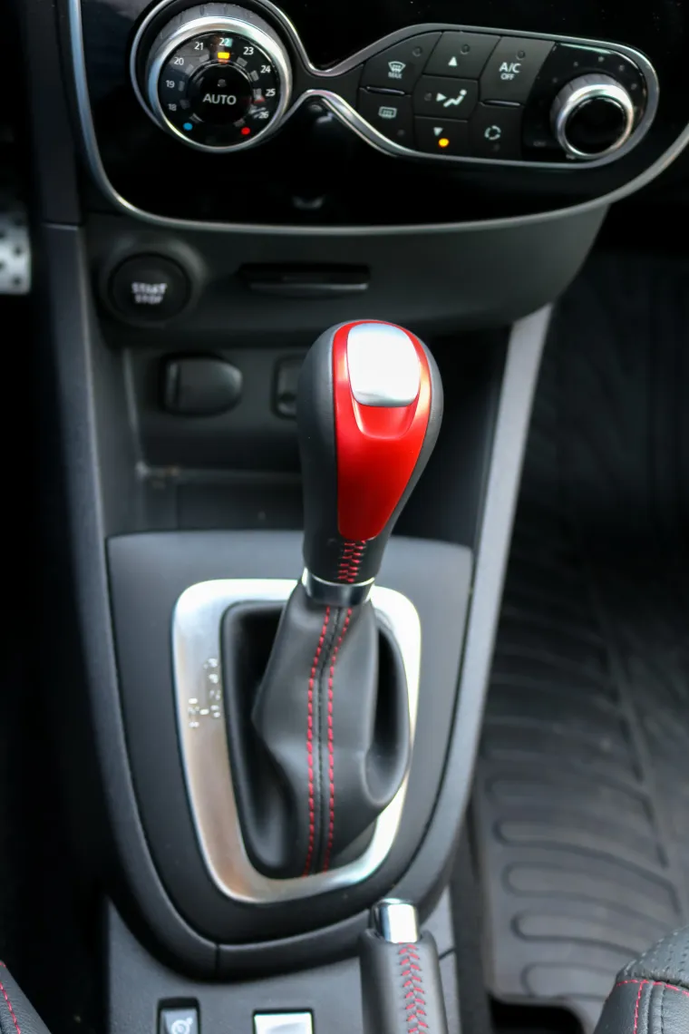 ŽUTA ZVIJER: Renault Clio RS Trophy već na prvi pogled otkriva da je najjači od svoje braće