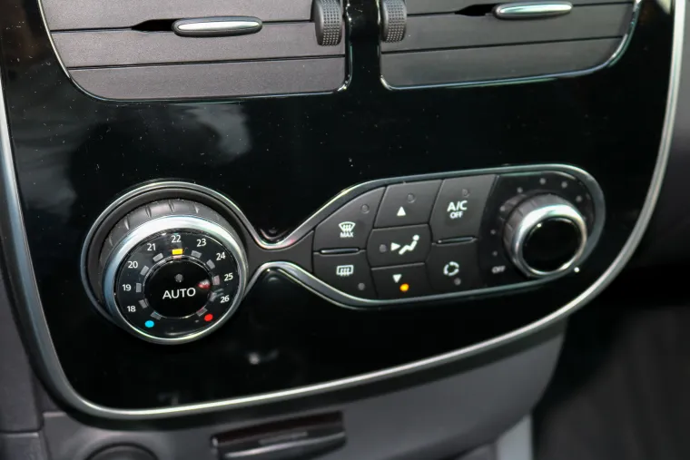 ŽUTA ZVIJER: Renault Clio RS Trophy već na prvi pogled otkriva da je najjači od svoje braće