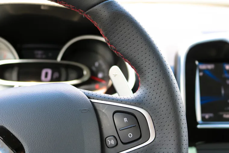 ŽUTA ZVIJER: Renault Clio RS Trophy već na prvi pogled otkriva da je najjači od svoje braće