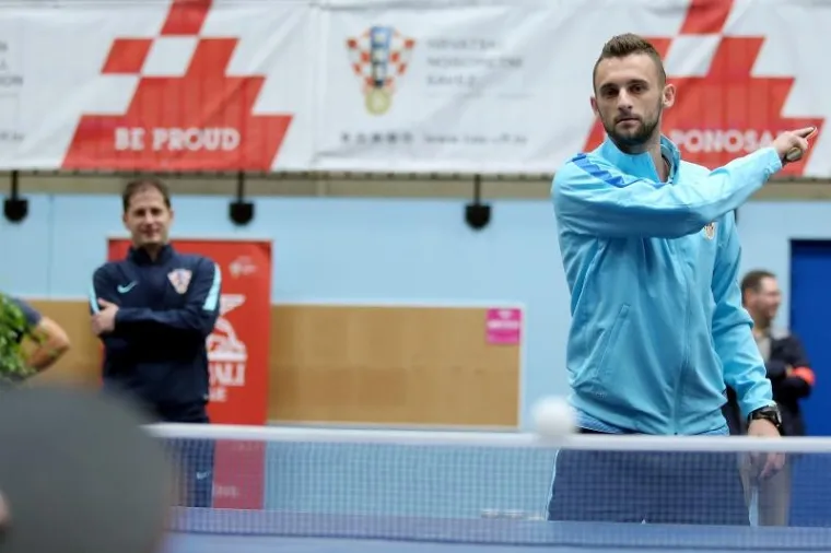 U DOBROM RASPOLOŽENJU: Marcelo Brozović dominira protiv konkurencije u stolnom tenisu