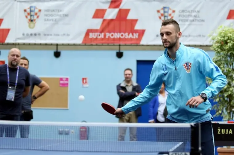 U DOBROM RASPOLOŽENJU: Marcelo Brozović dominira protiv konkurencije u stolnom tenisu