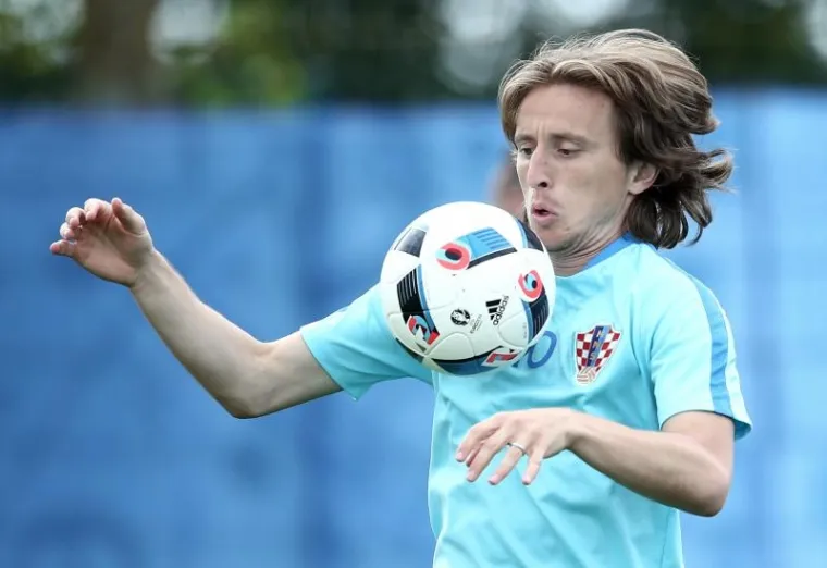 PLJUSAK OPRAO VATRENE: Osjetite da&scaron;ak atmosfere s posljednjeg treninga prije puta u St. Etienne